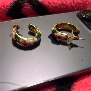 Elegant Green and Gold Earrings with Minimalist Design